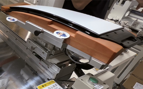 高效保護，提升品質——德尚精機汽車BC柱自動貼膜機助力汽配企業